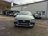Gebraucht Hyundai i30 120 PS (88 kW) 2019 Shadow grey Kleinwagen