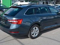 Gebraucht Skoda Superb 150 PS (110 kW) 2021 Grau Kombi