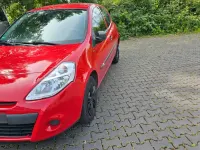 Gebraucht Renault Clio 75 PS (55 kW) 2012 Rot Kleinwagen
