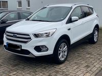Gebraucht Ford Kuga Trend 120 PS (88 kW) 2018 Weiß SUV