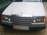 Gebraucht Mercedes E230 132 PS (97 kW) 1986 Andere farben Limousine