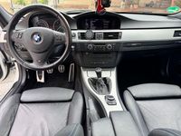 Gebraucht BMW 320 Shadowline 184 PS (135 kW) 2011 Weiß Kombi