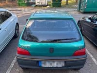 Gebraucht Peugeot 106 45 PS (33 kW) 1997 Grün Kleinwagen