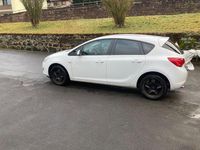 Gebraucht Opel Astra 140 PS (102 kW) 2012 Weiß Limousine