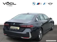 Gebraucht BMW 520 Sport Line 197 PS (144 kW) 2024 Sophistograu brillanteffekt Limousine