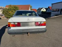 Gebraucht Mercedes E300 179 PS (131 kW) 1987 Weiß Limousine
