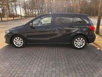 Gebraucht Mercedes B220 177 PS (130 kW) 2017 Blau Van / Kleinbus