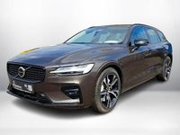 Gebraucht Volvo V60 Ultimate 197 PS (144 kW) 2024 Platinum grey / metallic Kombi