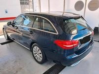 Gebraucht Mercedes C180 156 PS (114 kW) 2016 Blau Kombi