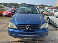 Gebraucht Mercedes ML270 163 PS (119 kW) 2001 Jaspisblau  metalliclack SUV
