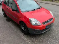 Gebraucht Ford Fiesta 75 PS (55 kW) 2008 Rot Kleinwagen