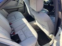 Gebraucht Mercedes E240 Elegance 170 PS (125 kW) 1997 Blau Limousine