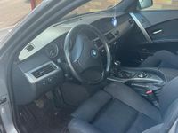 Gebraucht BMW 525 163 PS (119 kW) 2006 Grau Kombi