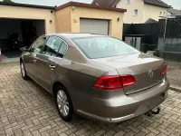 Gebraucht VW Passat 105 PS (77 kW) 2011 Grau Limousine