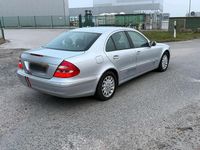 Gebraucht Mercedes E220 Elegance 150 PS (110 kW) 2005 Silber Limousine