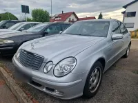 Gebraucht Mercedes E220 150 PS (110 kW) 2002 Silber Limousine