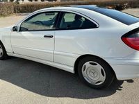 Gebraucht Mercedes C180 129 PS (94 kW) 2001 Weiß Coupé