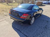 Second-hand Mercedes SLK200 184 CP (135 kW) 2008 Negru Cabrio