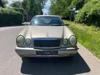 Gebraucht Mercedes E280 Elegance 204 PS (150 kW) 1997 Gold Limousine