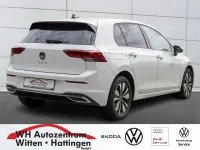 Gebraucht VW Golf VIII Move 150 PS (110 kW) 2023 Weiß Limousine