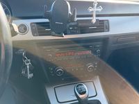 Gebraucht BMW 318 143 PS (105 kW) 2008 Blau Limousine