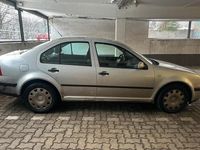 Gebraucht VW Bora 100 PS (73 kW) 2003 Grau Limousine