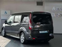 Gebraucht Ford Tourneo Titanium 120 PS (88 kW) 2018 Magneticgrau (metallic) Van / Kleinbus