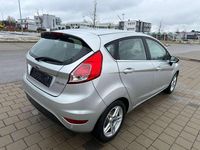 Gebraucht Ford Fiesta Titanium 101 PS (74 kW) 2012 Silber Kleinwagen