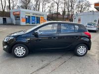 Gebraucht Hyundai i20 Edition 86 PS (63 kW) 2012 Schwarz Kleinwagen