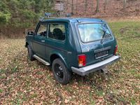 Gebraucht Lada niva 82 PS (60 kW) 2011 Grün SUV