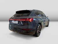 Gebraucht Audi Q8 e-tron Ambiente 250 kW (340 PS) 2023 Grau SUV