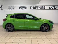Neu Ford Focus ST 280 PS (205 kW) 2025 Mean green Limousine