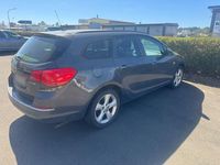 Gebraucht Opel Astra Edition 136 PS (100 kW) 2014 Kombi