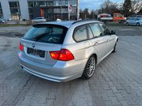 Gebraucht BMW 318 143 PS (105 kW) 2011 Silber Kombi