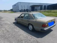 Gebraucht Mercedes E230 132 PS (97 kW) 1987 Beige Limousine