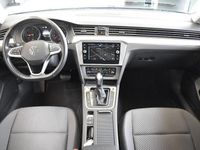Gebraucht VW Passat 150 PS (110 kW) 2021 Grau Kombi