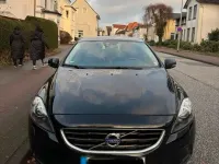 Gebraucht Volvo V40 114 PS (83 kW) 2012 Schwarz Kleinwagen