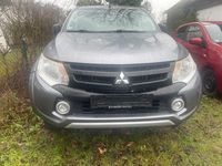 Gebraucht Mitsubishi L200 Plus 181 PS (133 kW) 2017 Grau Pickup
