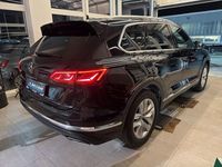 Gebraucht VW Touareg Elegance 286 PS (210 kW) 2022 Deep black perleffekt (metallic) SUV