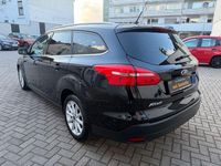Gebraucht Ford Focus Titanium 120 PS (88 kW) 2016 Schwarz Limousine
