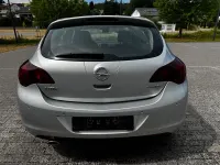 Gebraucht Opel Astra Innovation 140 PS (102 kW) 2011 Silber Limousine