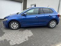Gebraucht VW Polo Comfortline 75 PS (55 kW) 2018 Blau Kleinwagen