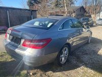 Gebraucht Mercedes E200 Avantgarde 184 PS (135 kW) 2010 Iridiumsilber met. Coupé