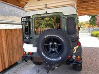 Gebraucht Land Rover Defender SE 122 PS (89 kW) 2011 Grün SUV