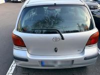 Gebraucht Toyota Yaris 65 PS (47 kW) 2004 Grau Kleinwagen