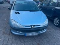 Gebraucht Peugeot 206 75 PS (55 kW) 2001 Silber Kleinwagen