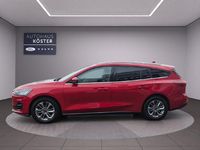 Gebraucht Ford Focus Titanium 125 PS (91 kW) 2022 Rot Kombi