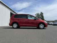 Gebraucht VW Touran Highline 150 PS (110 kW) 2022 Rot Van / Kleinbus
