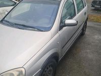 Używany Opel Corsa 75 KM (55 kW) 2002 Srebrny Hatchback