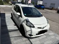 Gebraucht Toyota Aygo 68 PS (50 kW) 2009 Weiß Kleinwagen